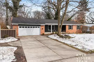2410 Okemos Dr SE, Grand Rapids, MI 49506 - Photo 3