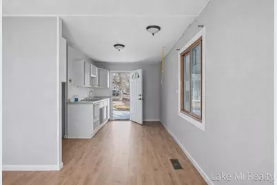 38 W Coolidge Avenue W, Battle Creek, MI 49037 - Photo 9