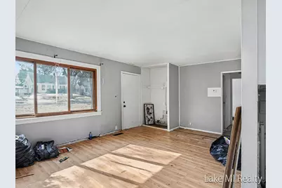 38 W Coolidge Avenue W, Battle Creek, MI 49037 - Photo 3