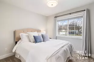 2649 Dean Lake Ave NE, Grand Rapids, MI 49505 - Photo 17