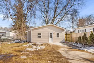 100 Wiltshire Ave, Battle Creek, MI 49015 - Photo 1