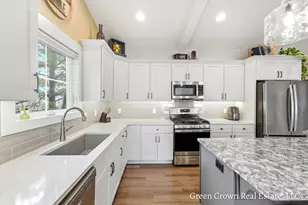 851 S Center Park Dr SW, Byron Center, MI 49315 - Photo 9