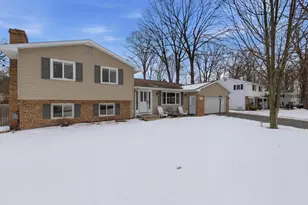 3504 York St, Norton Shores, MI 49441 - Photo 3