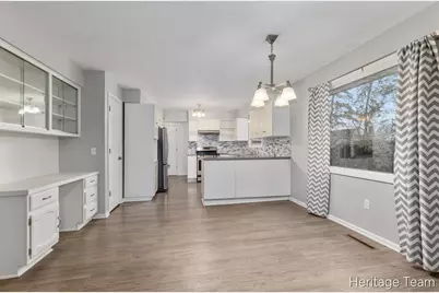 1832 Observatory Avenue SE, Grand Rapids, MI 49546 - Photo 9