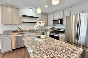 10290 Swan Lake Cir, Ypsilanti, MI 48197 - Photo 9