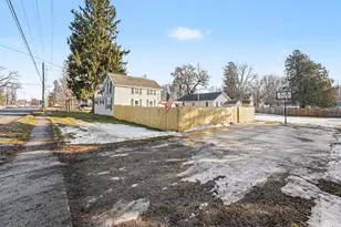 305 S 1st St, Edmore, MI 48829 - Photo 23