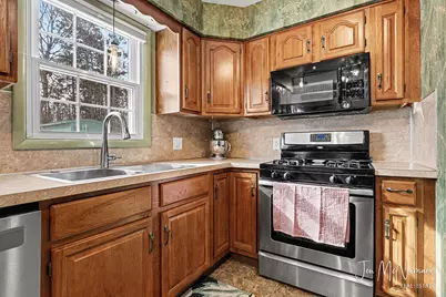 1642 Timberlane Lane NE, Grand Rapids, MI 49505 - Photo 9