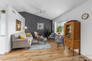 206 Pine Meadow Dr, Belding, MI 48809 - Photo 5