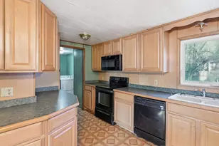 8054 N Gale Rd, Otisville, MI 48463 - Photo 9