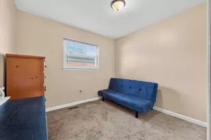 7435 Lathers St, Westland, MI 48185 - Photo 17