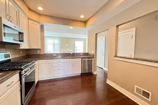 2564 W Towne St, Ann Arbor, MI 48103 - Photo 3