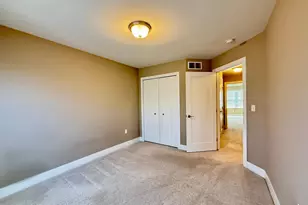 2564 W Towne St, Ann Arbor, MI 48103 - Photo 15