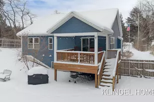 14507 Lakeshore Dr, Grand Haven, MI 49417 - Photo 29