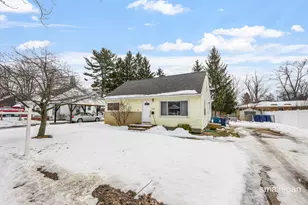 1059 W Summit Ave, Muskegon, MI 49441 - Photo 47