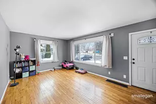 1059 W Summit Ave, Muskegon, MI 49441 - Photo 3