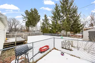 1059 W Summit Ave, Muskegon, MI 49441 - Photo 33