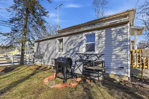 719 N Clinton Ave, Saint Johns, MI 48879 - Photo 5