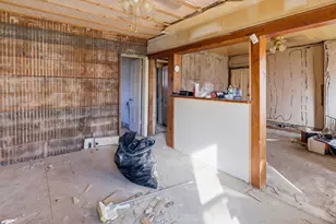 719 N Clinton Ave, Saint Johns, MI 48879 - Photo 23