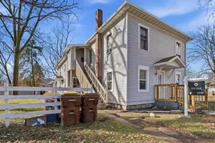 719 N Clinton Ave, Saint Johns, MI 48879 - Photo 3