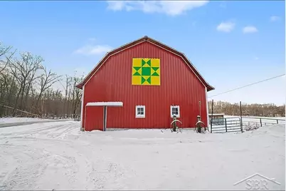 11851 N Crystal Road, Vestaburg, MI 48891 - Photo 9