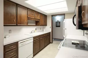 230 S State St, Zeeland, MI 49464 - Photo 13