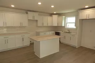 558 Swan River Dr, Benton Harbor, MI 49022 - Photo 5
