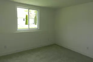 558 Swan River Dr, Benton Harbor, MI 49022 - Photo 23