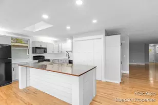 7093 Peninsula Dr NE, Rockford, MI 49341 - Photo 13