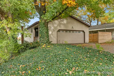 7093 Peninsula Drive NE, Rockford, MI 49341 - Photo 3