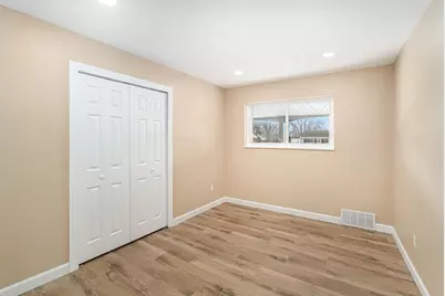 1916 Hollingsworth Drive, Commerce Township, MI 48390 - Photo 11