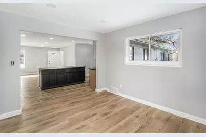 1916 Hollingsworth Drive, Commerce Township, MI 48390 - Photo 7