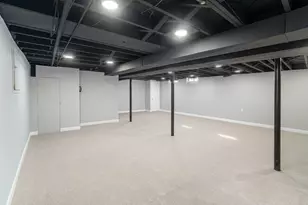 1916 Hollingsworth Dr, Commerce Township, MI 48390 - Photo 15