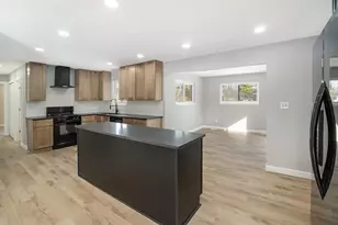 1916 Hollingsworth Dr, Commerce Township, MI 48390 - Photo 5