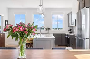 126 Mariners Cv, Saint Joseph, MI 49085 - Photo 9