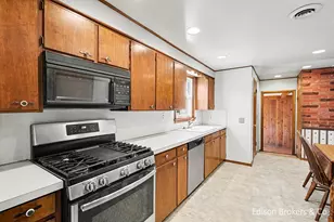 4732 Foxcroft Ave NW, Comstock Park, MI 49321 - Photo 3