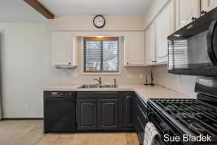 2645 Cascade Rd SE, Grand Rapids, MI 49506 - Photo 17