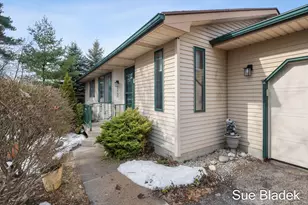 2645 Cascade Rd SE, Grand Rapids, MI 49506 - Photo 3