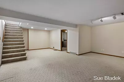 2645 Cascade Road SE, Grand Rapids, MI 49506 - Photo 29