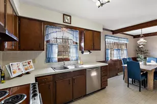 2140 Carol Ln, Stevensville, MI 49127 - Photo 9