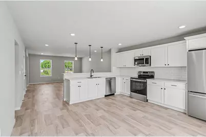 1005 Foxglove Avenue, Vicksburg, MI 49097 - Photo 5