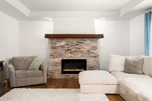 4490 N Squirrel Rd, Auburn Hills, MI 48326 - Photo 17