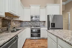 4313 Bennett Park Cir, Troy, MI 48085 - Photo 15