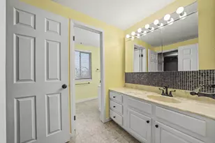 1564 Charter Oak Dr, Rochester Hills, MI 48309 - Photo 13