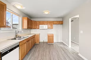 17245 Martin Rd, Roseville, MI 48066 - Photo 13