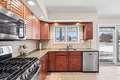 1134 S Lakeside Drive S, Battle Creek, MI 49015 - Photo 3