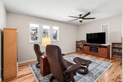 1134 S Lakeside Drive S, Battle Creek, MI 49015 - Photo 17