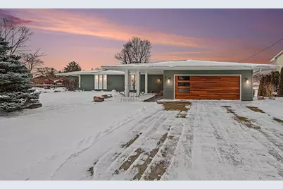 1134 S Lakeside Drive S, Battle Creek, MI 49015 - Photo 1