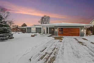 1134 S Lakeside Dr S, Battle Creek, MI 49015 - Photo 1