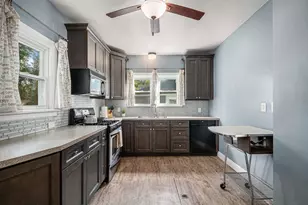 318 Hogadone Ave SW, Grand Rapids, MI 49504 - Photo 7