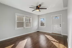 64 Pleasant Ave, Battle Creek, MI 49015 - Photo 5